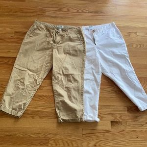 Two pairs Old Navy size 10 cropped pants khaki and white capris 100% cotton skim